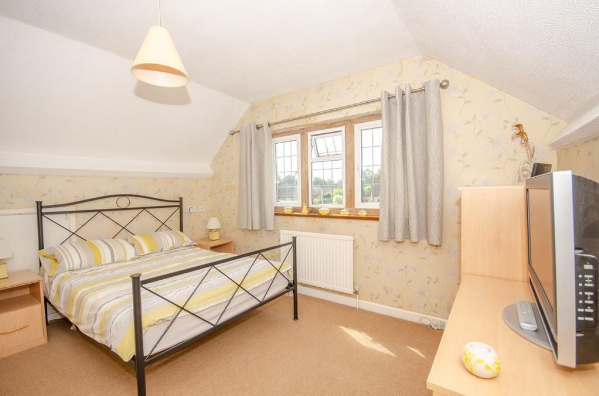 Riverwood Road, Frenchay, Bristol, BS16 1NX