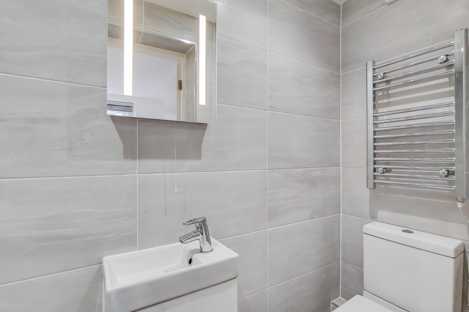 Tooting Broadway, SW17 - HOUSING BENEFIT TENANTS CONSIDERED at LHA RATE