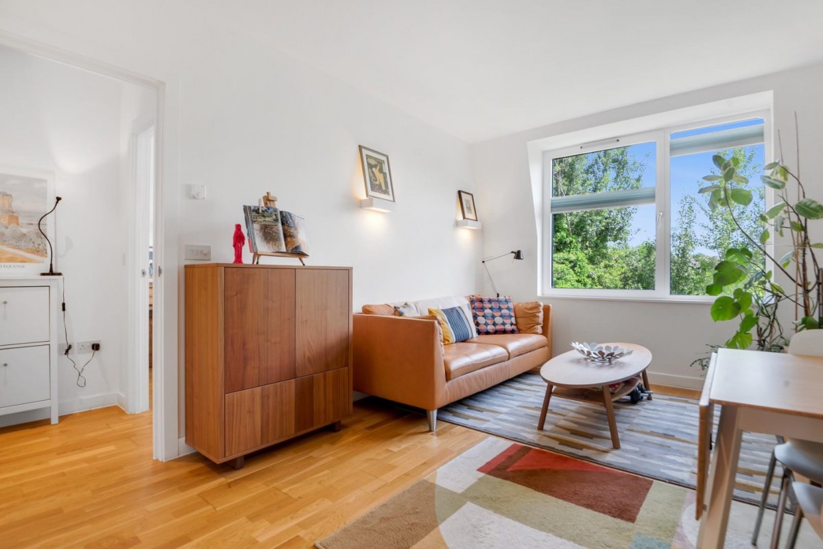 Oak Grove, London, NW2