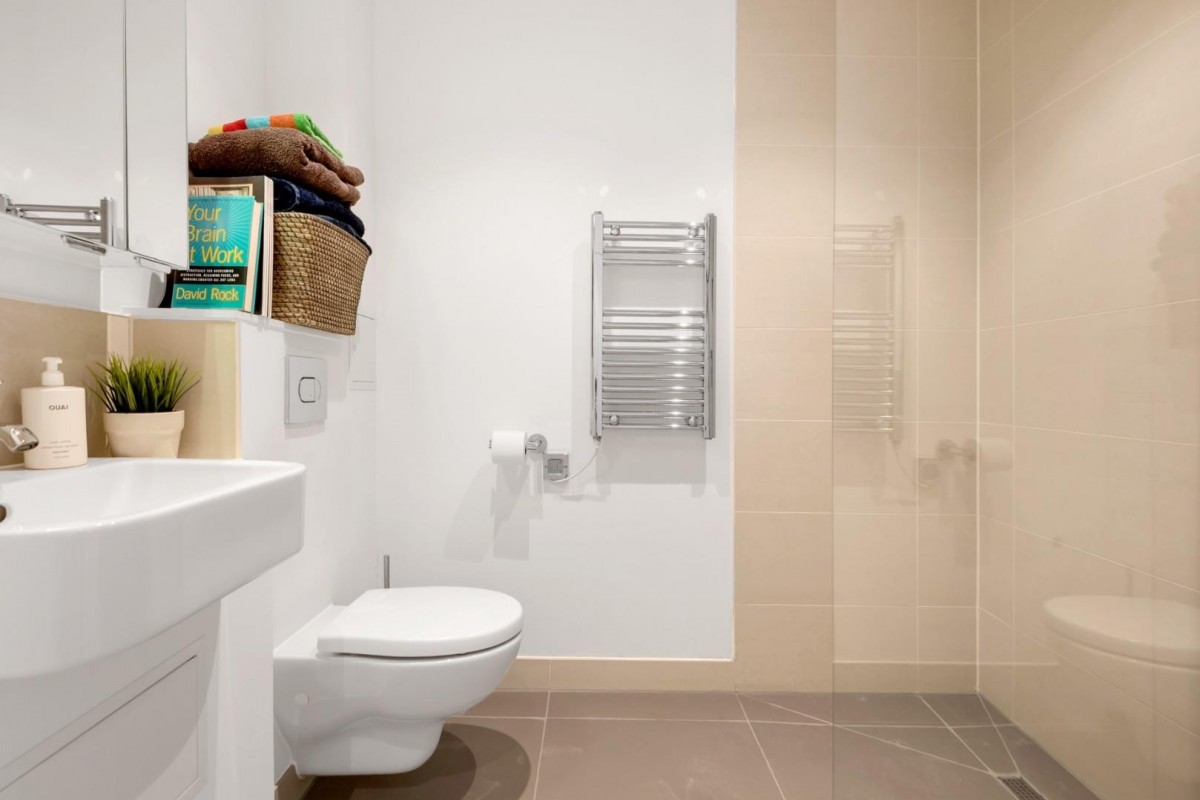 Oak Grove, London, NW2