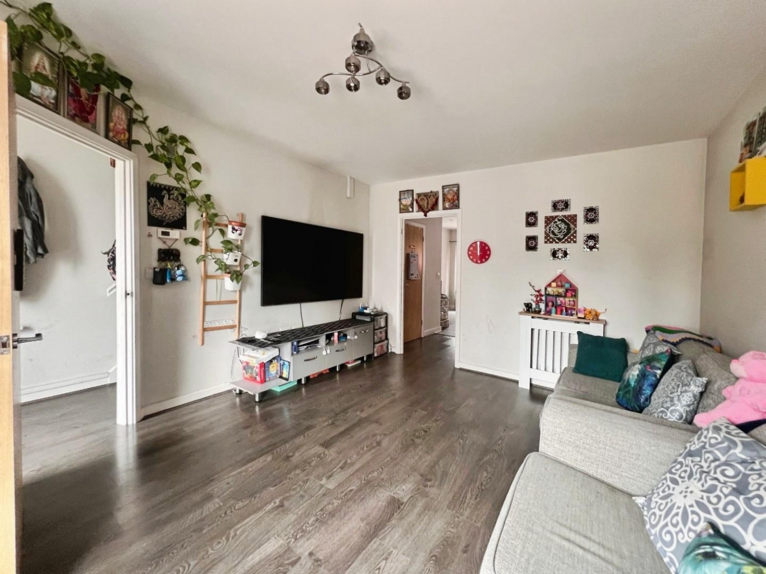 Hythe Crescent, Ashford