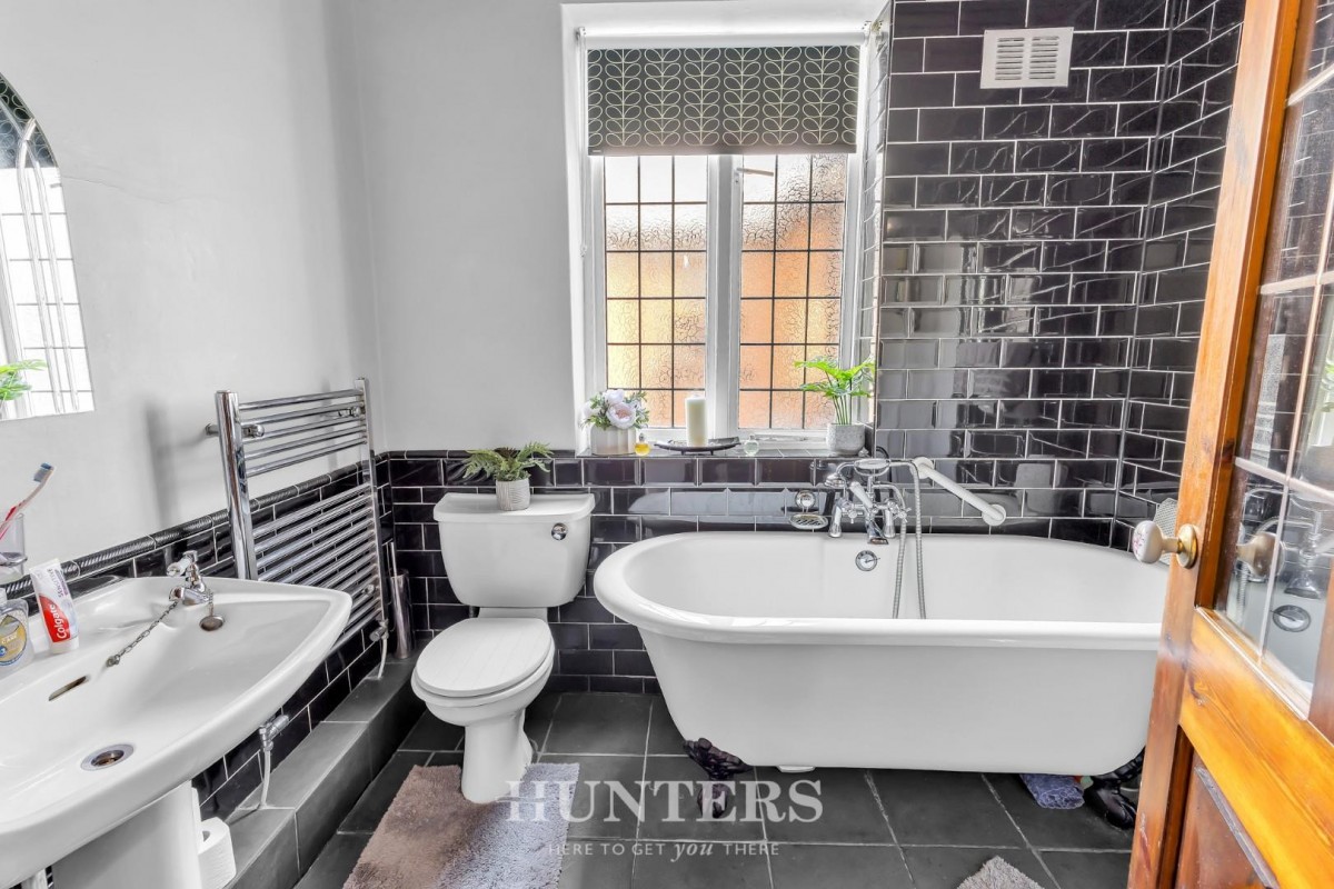 Rochdale Road, Middleton M24