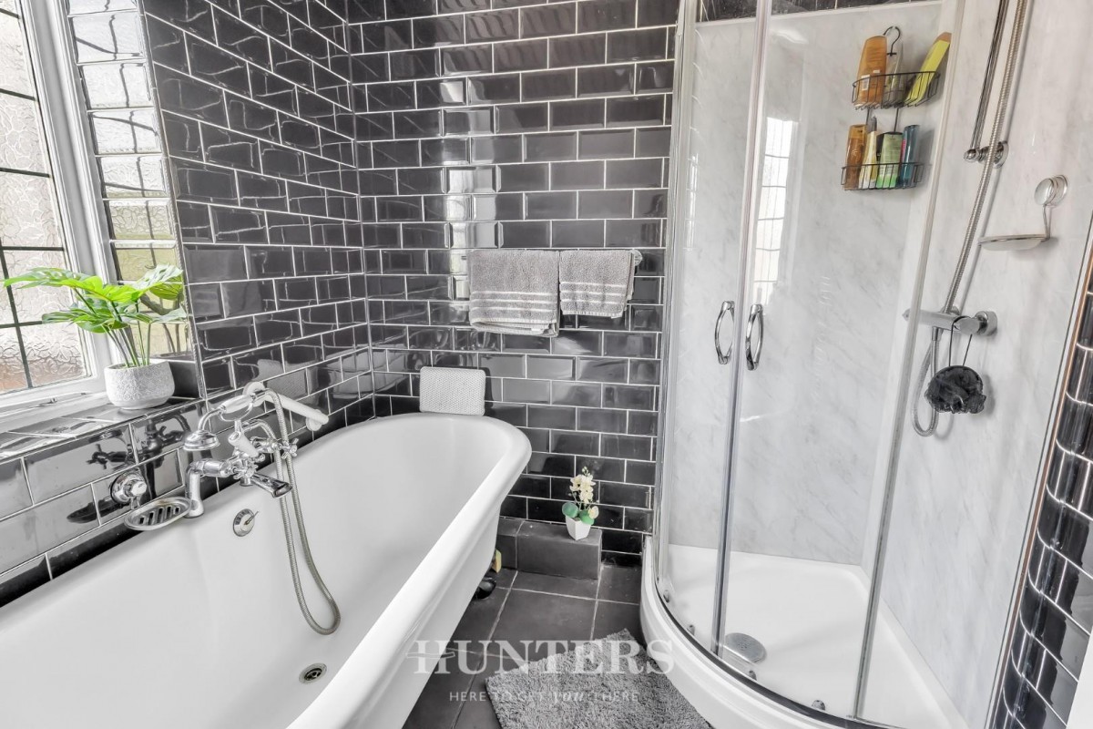 Rochdale Road, Middleton M24