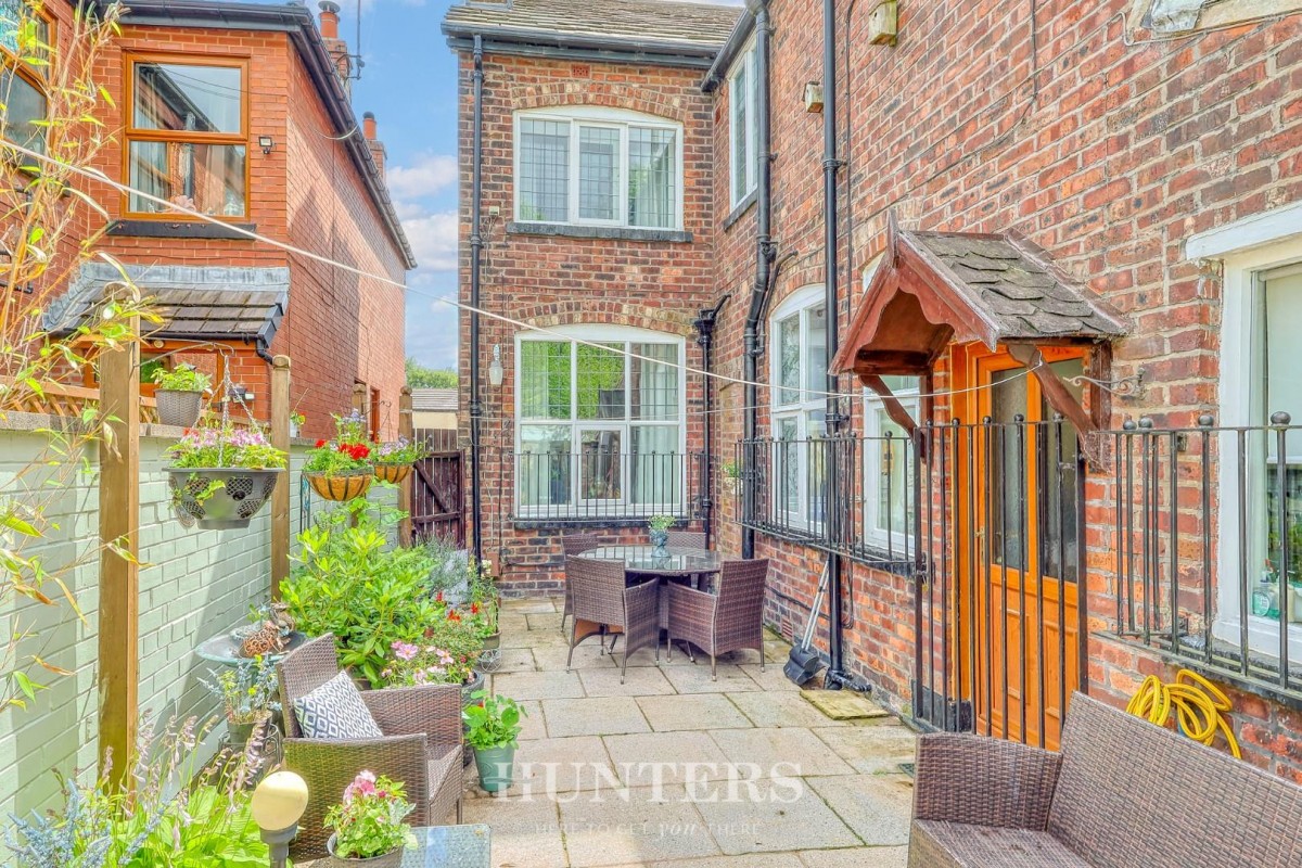 Rochdale Road, Middleton M24