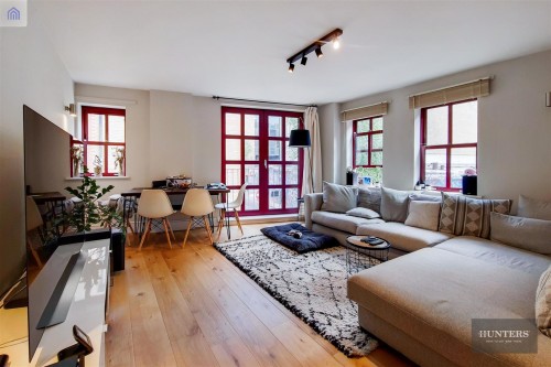Quaker Street , Shoreditch, E1