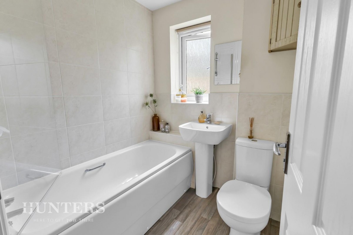 Oakhurst Close, Wardle, OL12 9EJ
