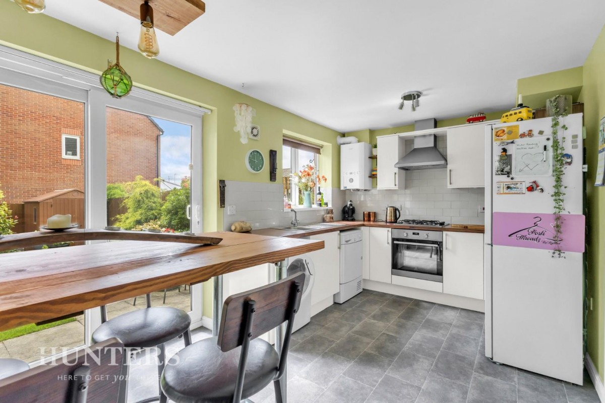 Oakhurst Close, Wardle, OL12 9EJ