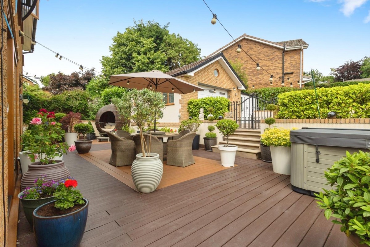 Oakcroft, Stalybridge, Cheshire, SK15 2UQ