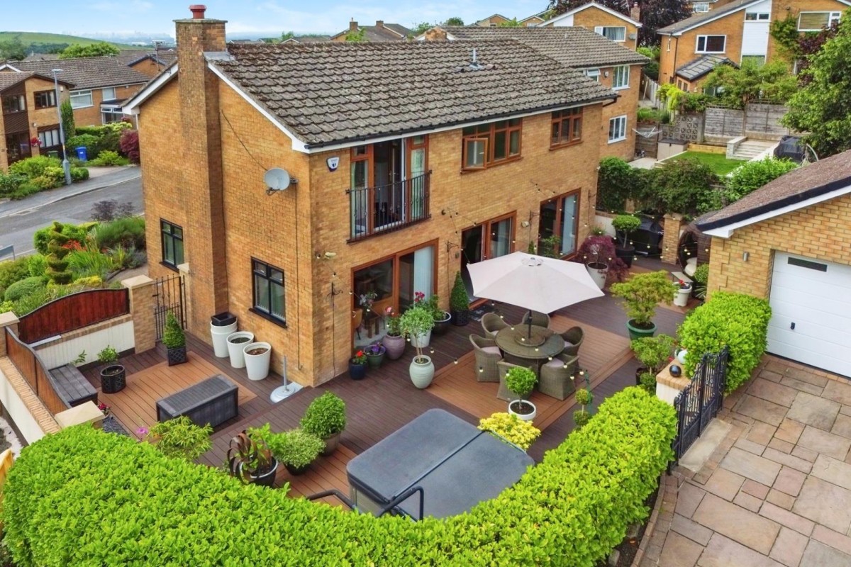 Oakcroft, Stalybridge, Cheshire, SK15 2UQ