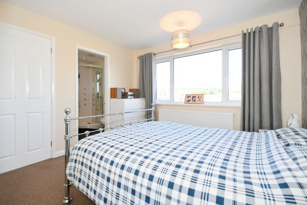 Avondale Road, Inkersall, Chesterfield, S43 3EQ