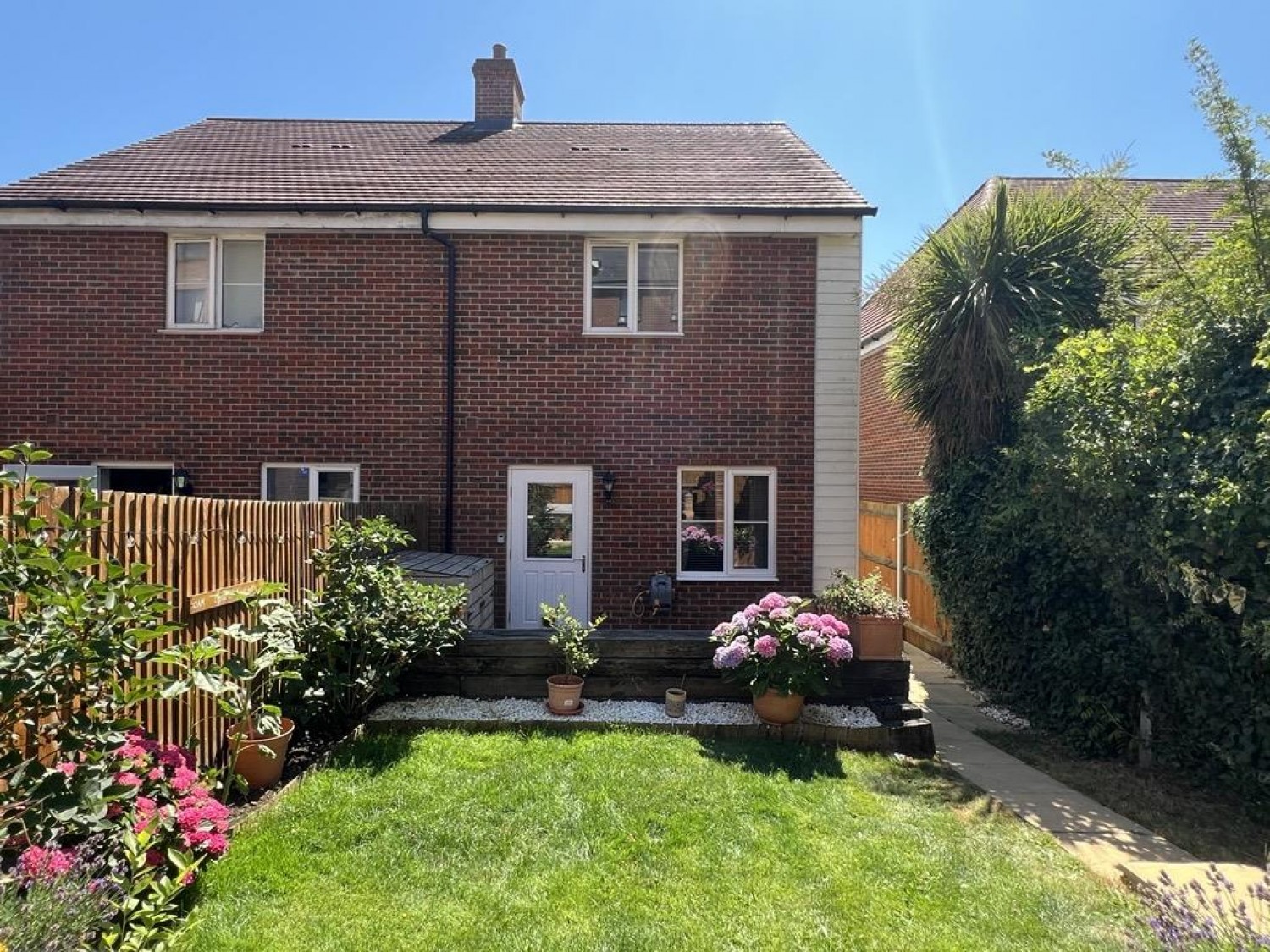 Rene Mac Kisray Place, Repton Park