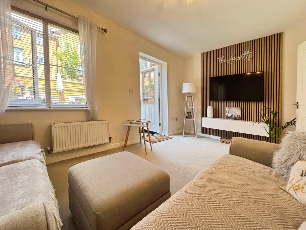 Rene Mac Kisray Place, Repton Park