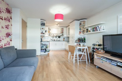 Defoe Road, London, N16