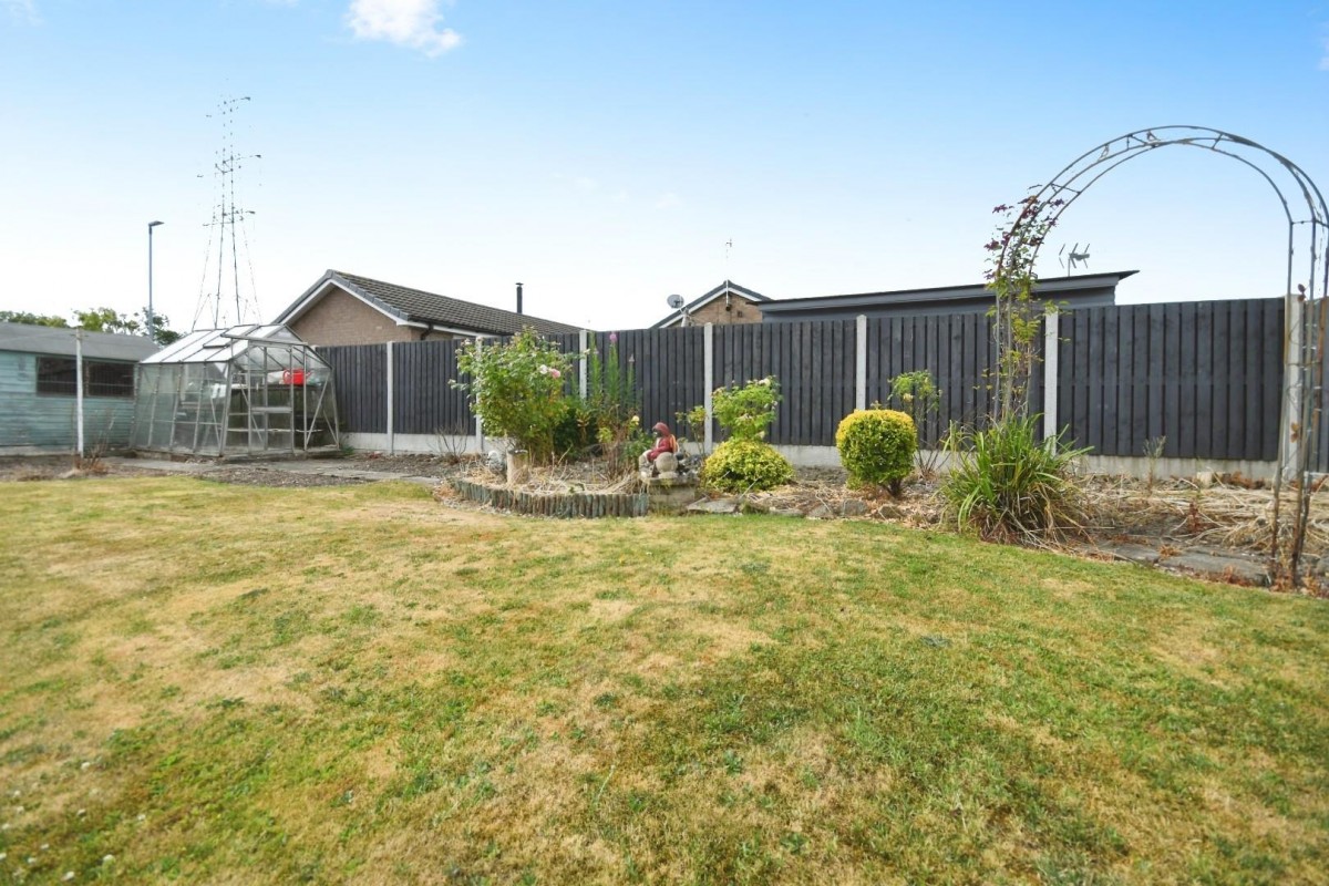 Ravensdale Close, Inkersall, Chesterfield, S43 3ES