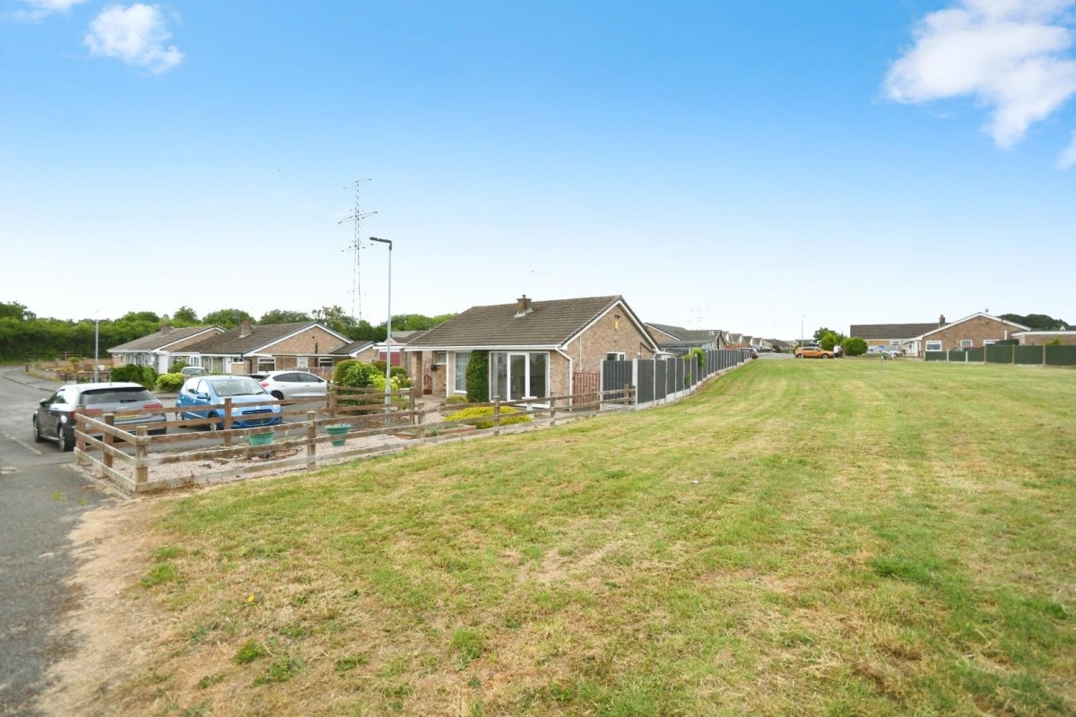 Ravensdale Close, Inkersall, Chesterfield, S43 3ES