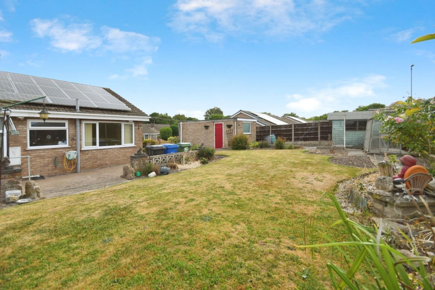 Ravensdale Close, Inkersall, Chesterfield, S43 3ES