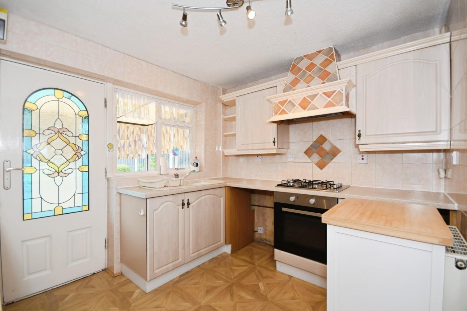 Ravensdale Close, Inkersall, Chesterfield, S43 3ES