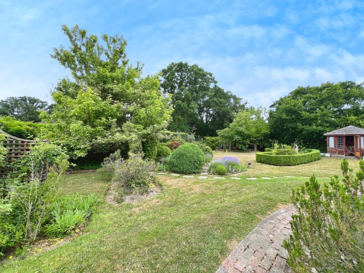 Romden Road, Smarden