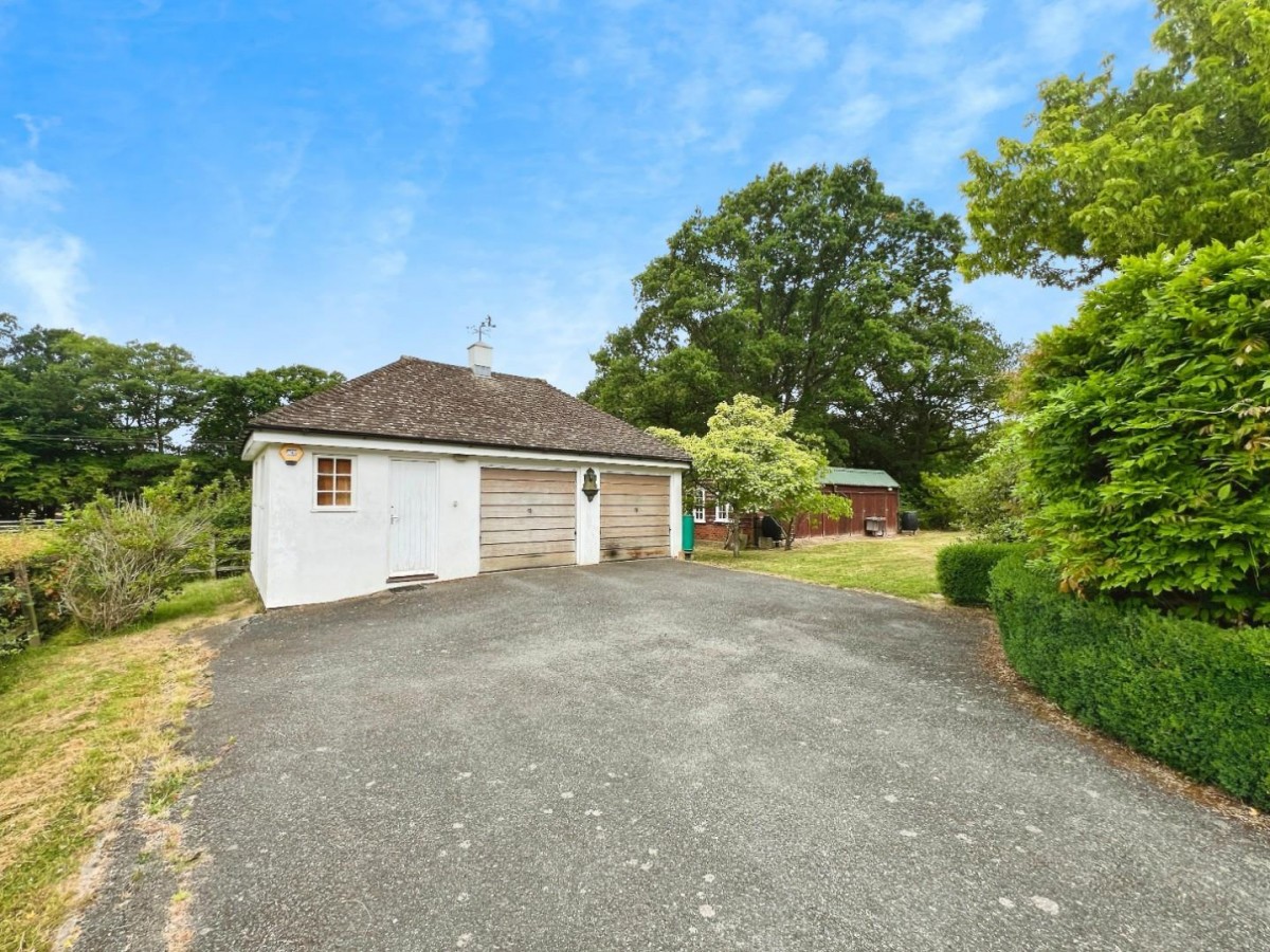 Romden Road, Smarden