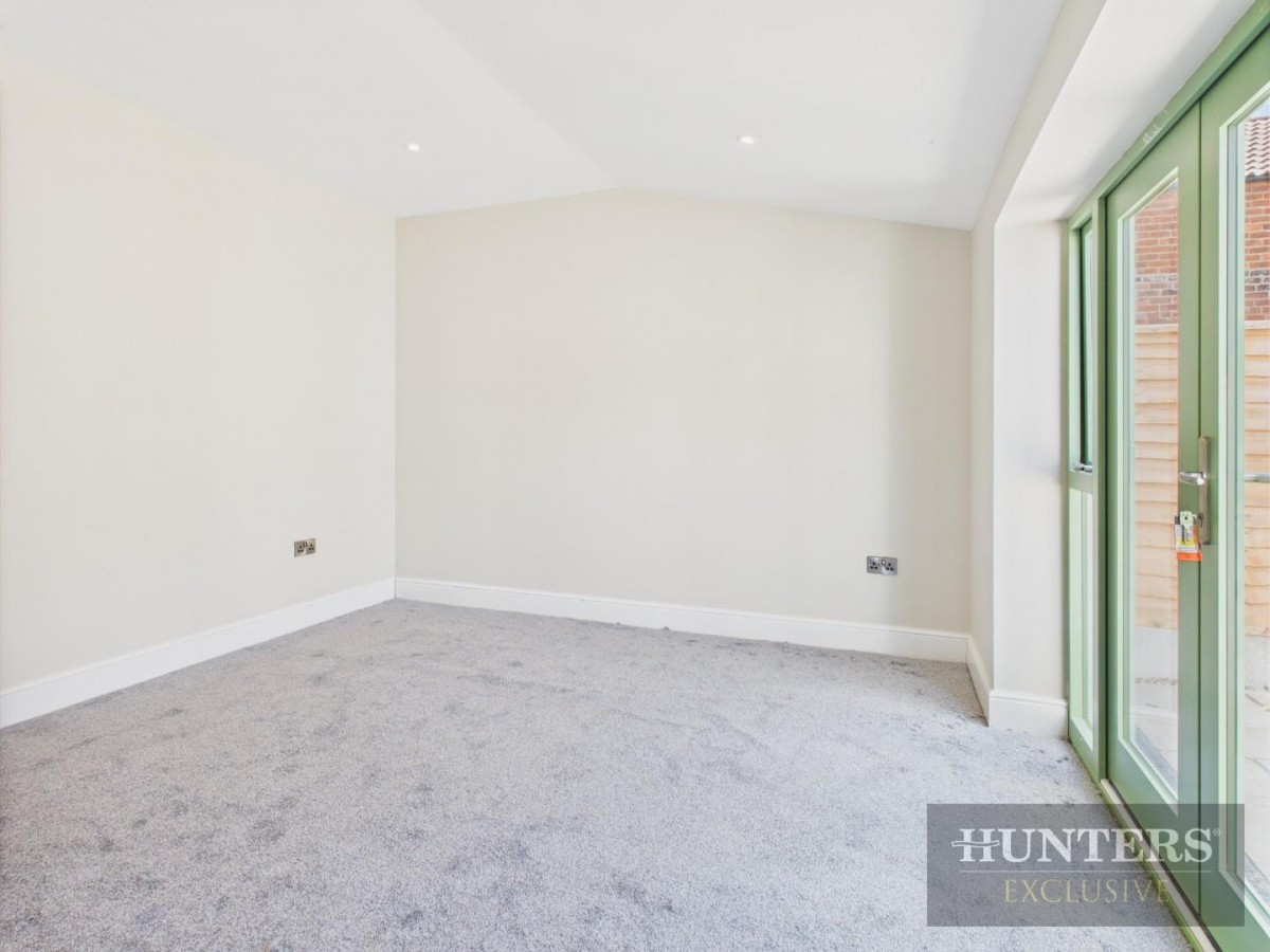 Ganton Road, Foxholes