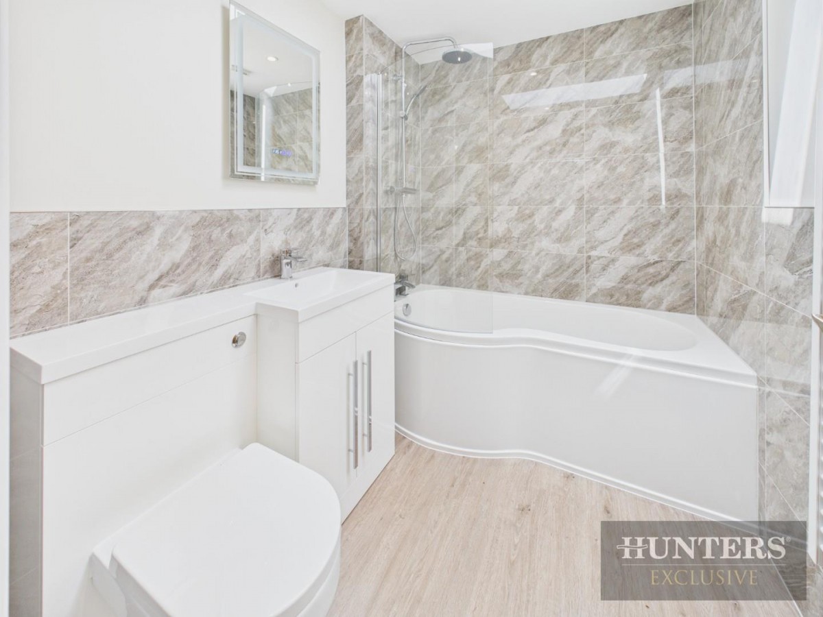 Ganton Road, Foxholes