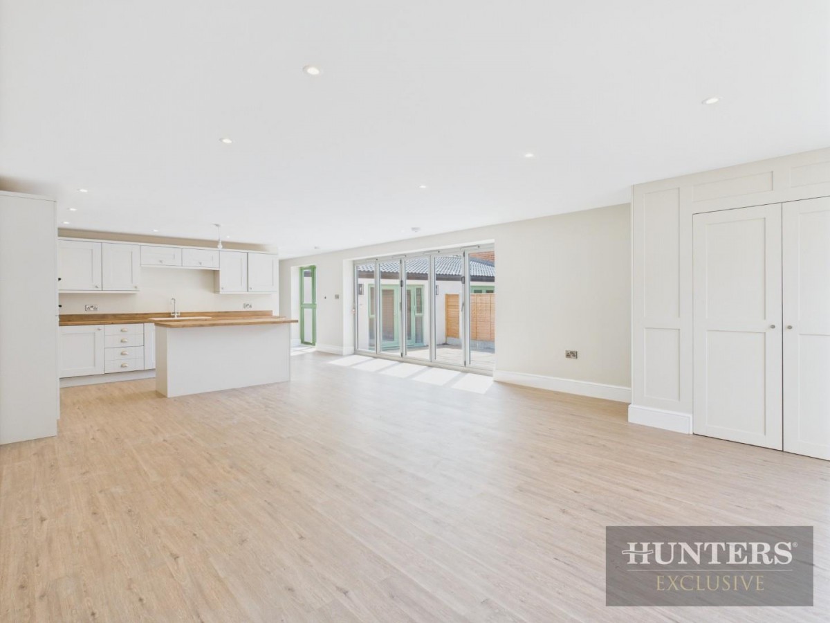 Ganton Road, Foxholes