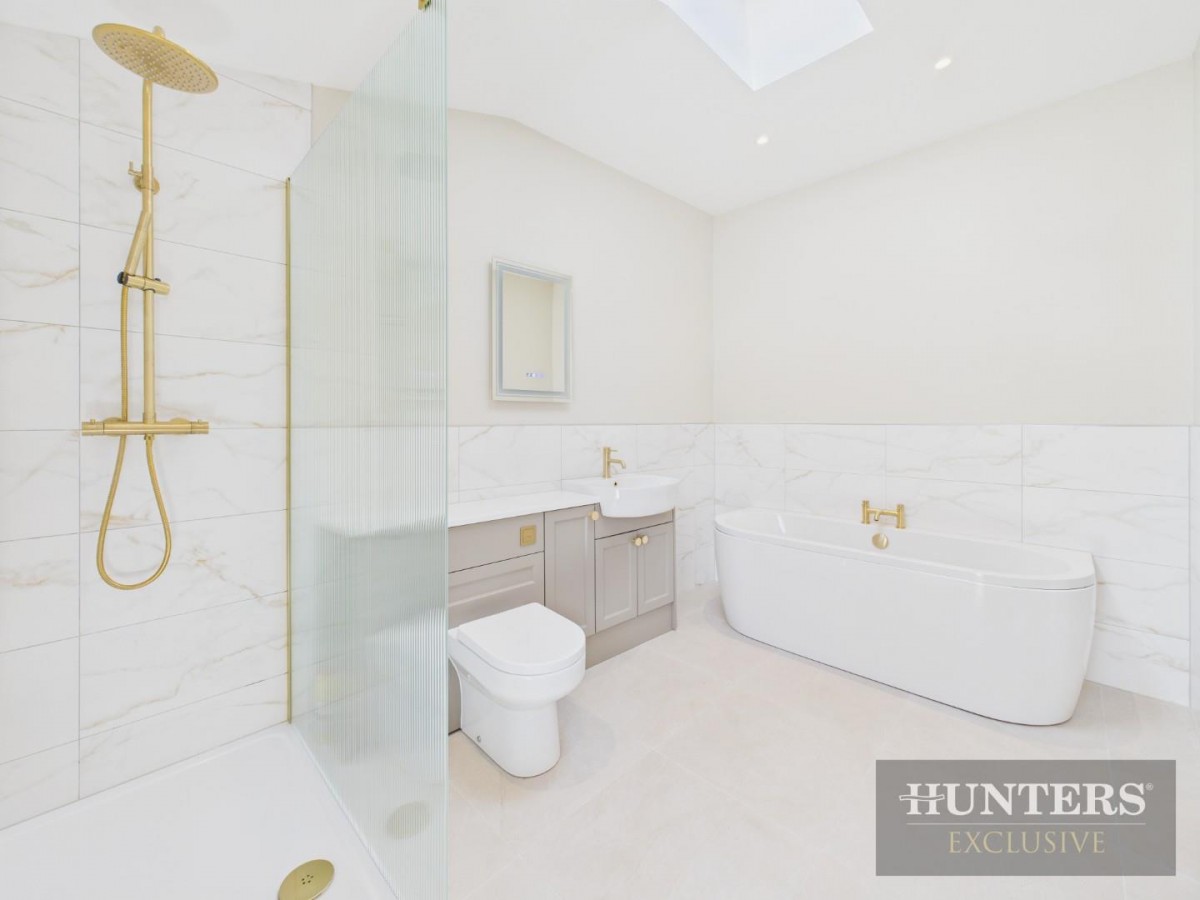 Ganton Road, Foxholes