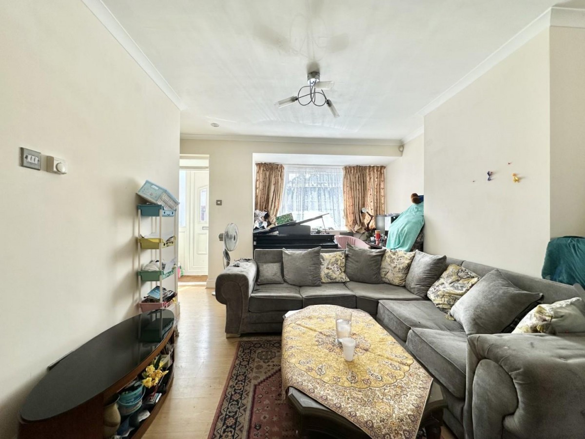 Lansbury Drive, Hayes, Middlesex, UB4 8RP