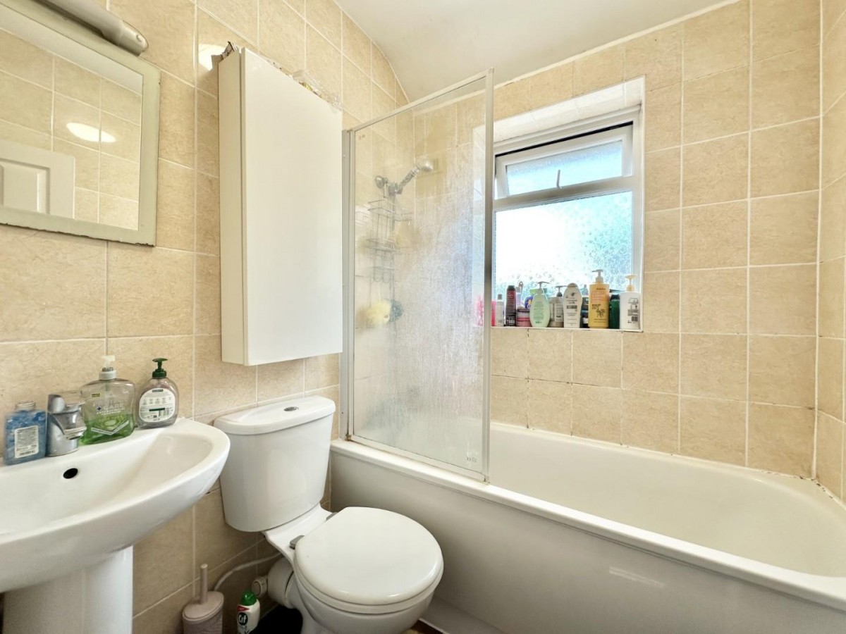 Lansbury Drive, Hayes, Middlesex, UB4 8RP