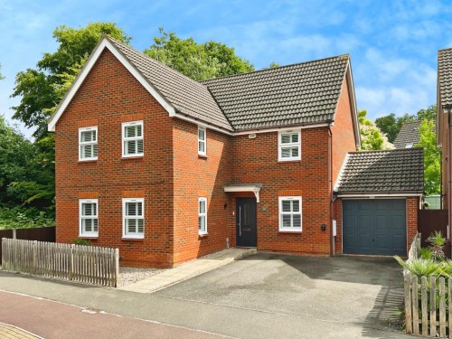 Sweet Bay Crescent, Godinton Park