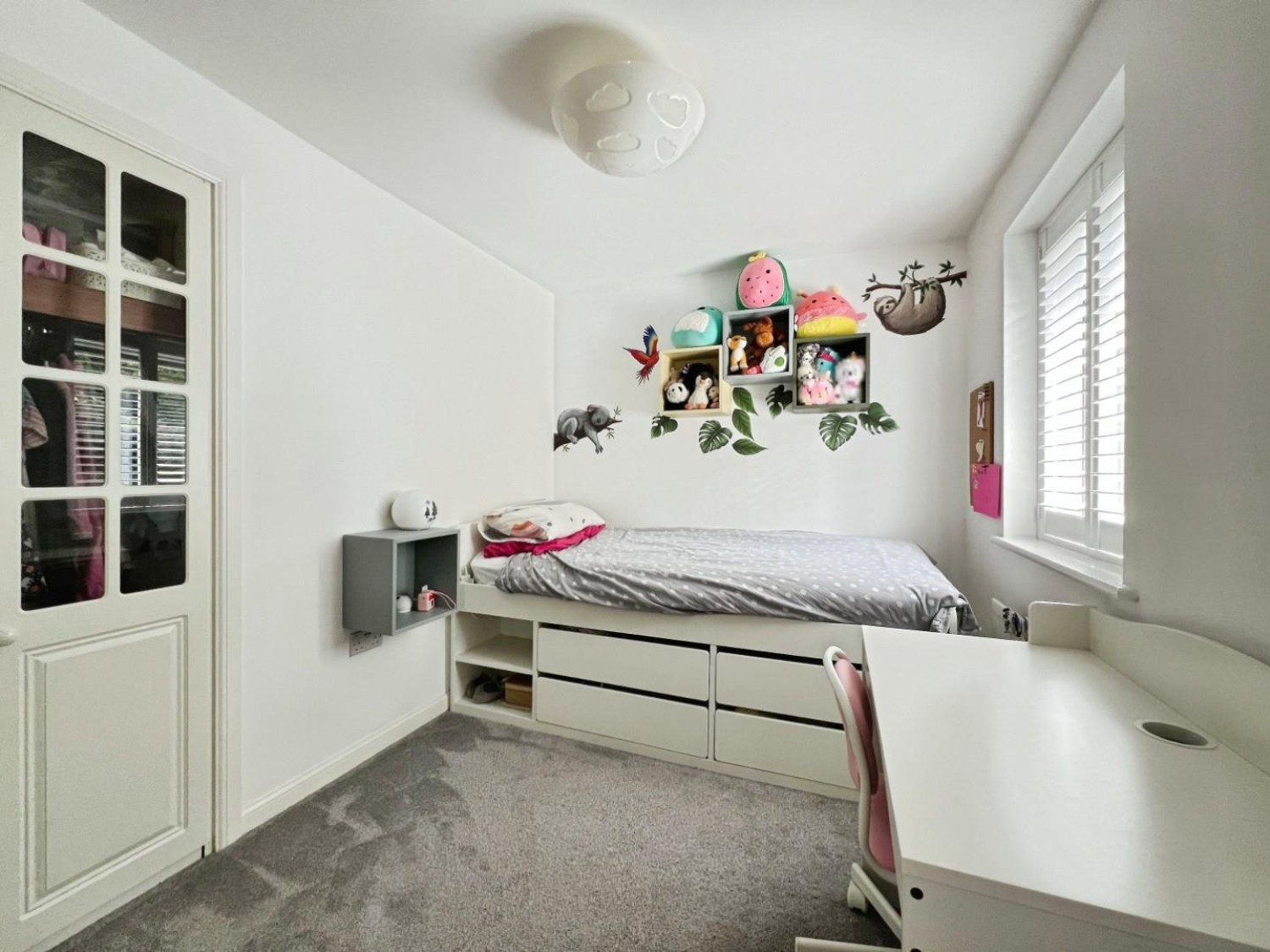 Sweet Bay Crescent, Godinton Park