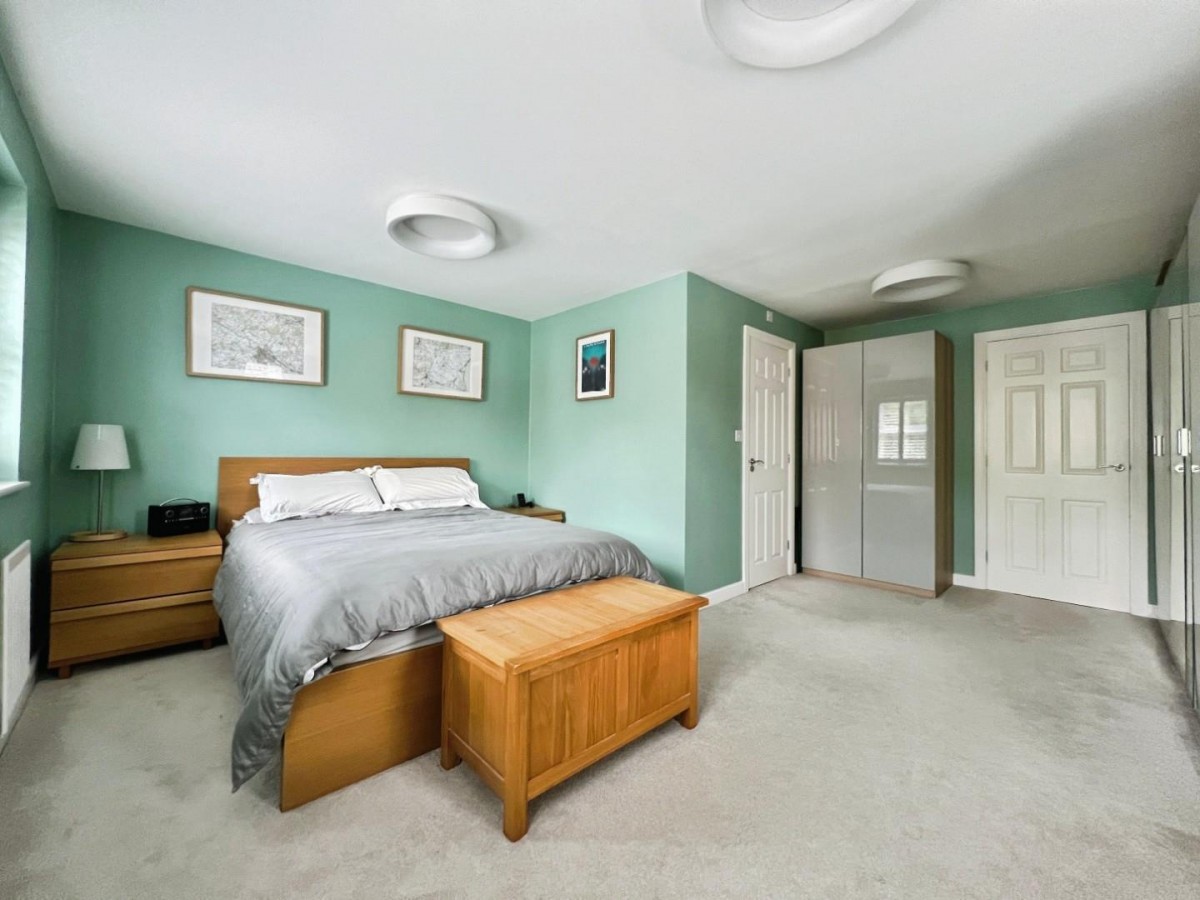 Sweet Bay Crescent, Godinton Park