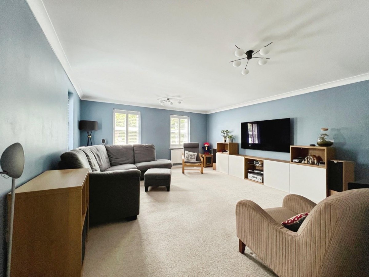 Sweet Bay Crescent, Godinton Park