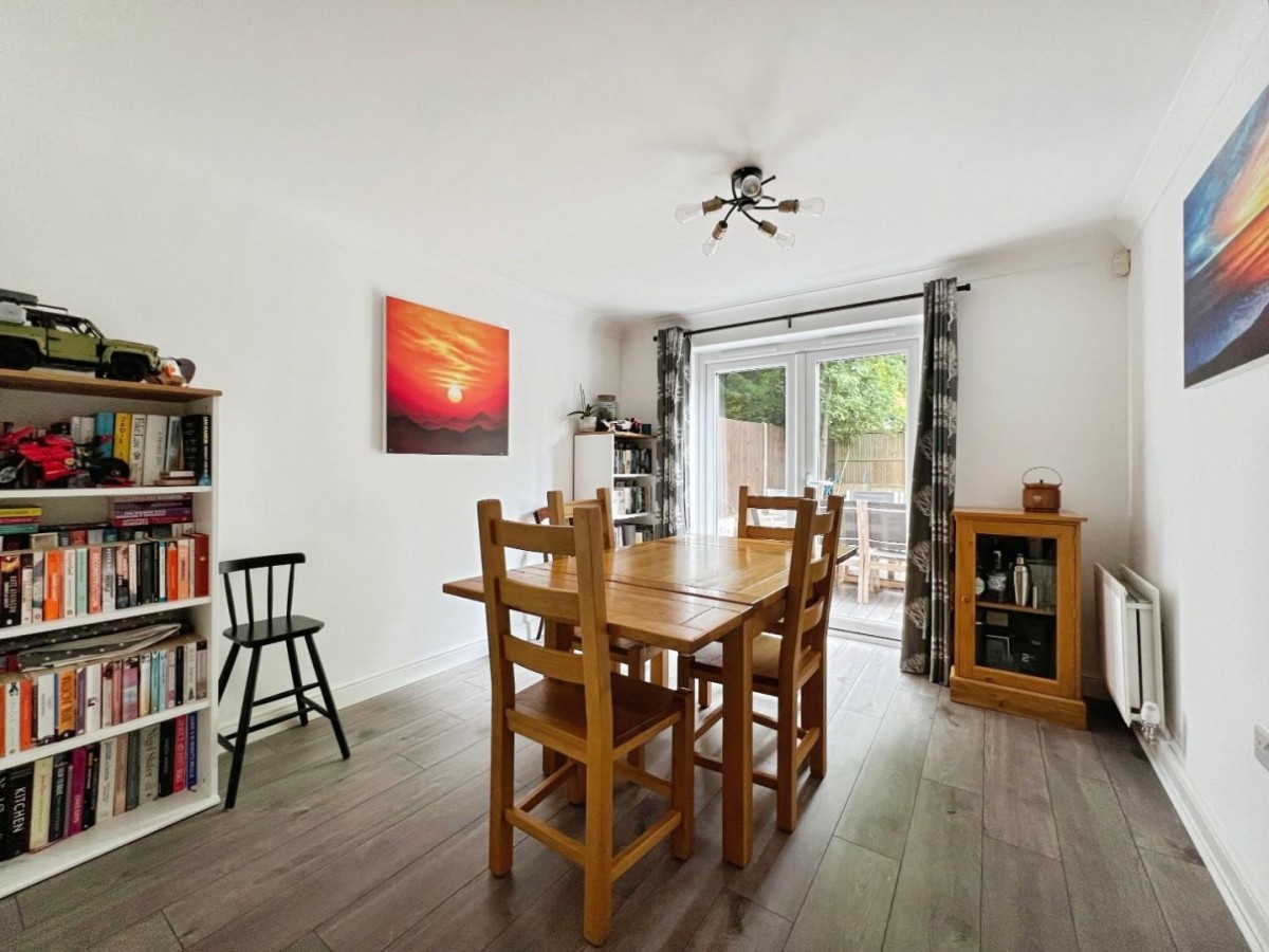 Sweet Bay Crescent, Godinton Park