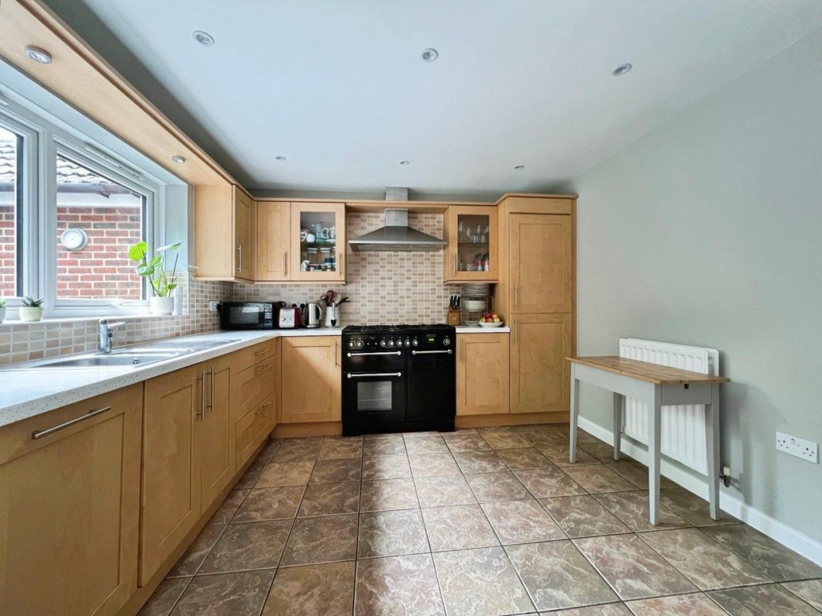 Sweet Bay Crescent, Godinton Park