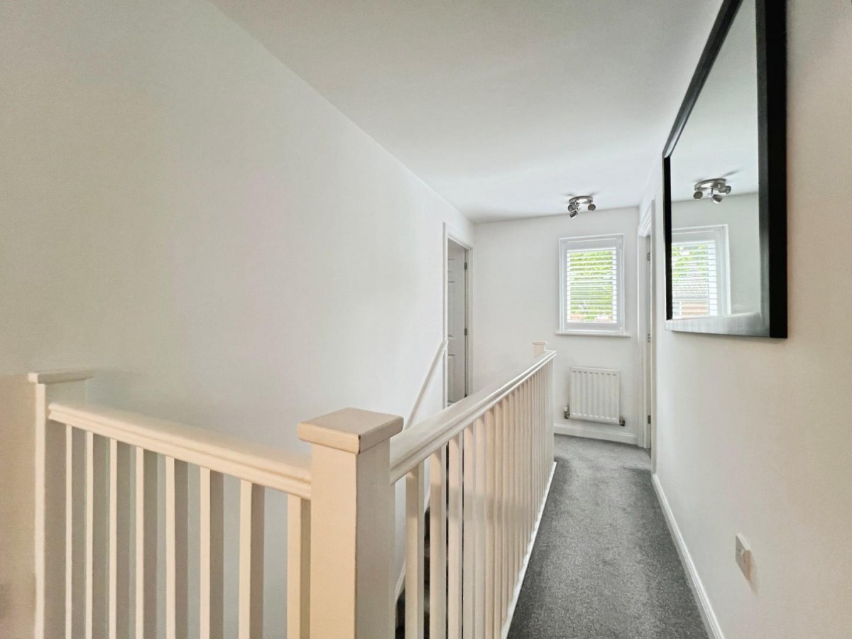 Sweet Bay Crescent, Godinton Park