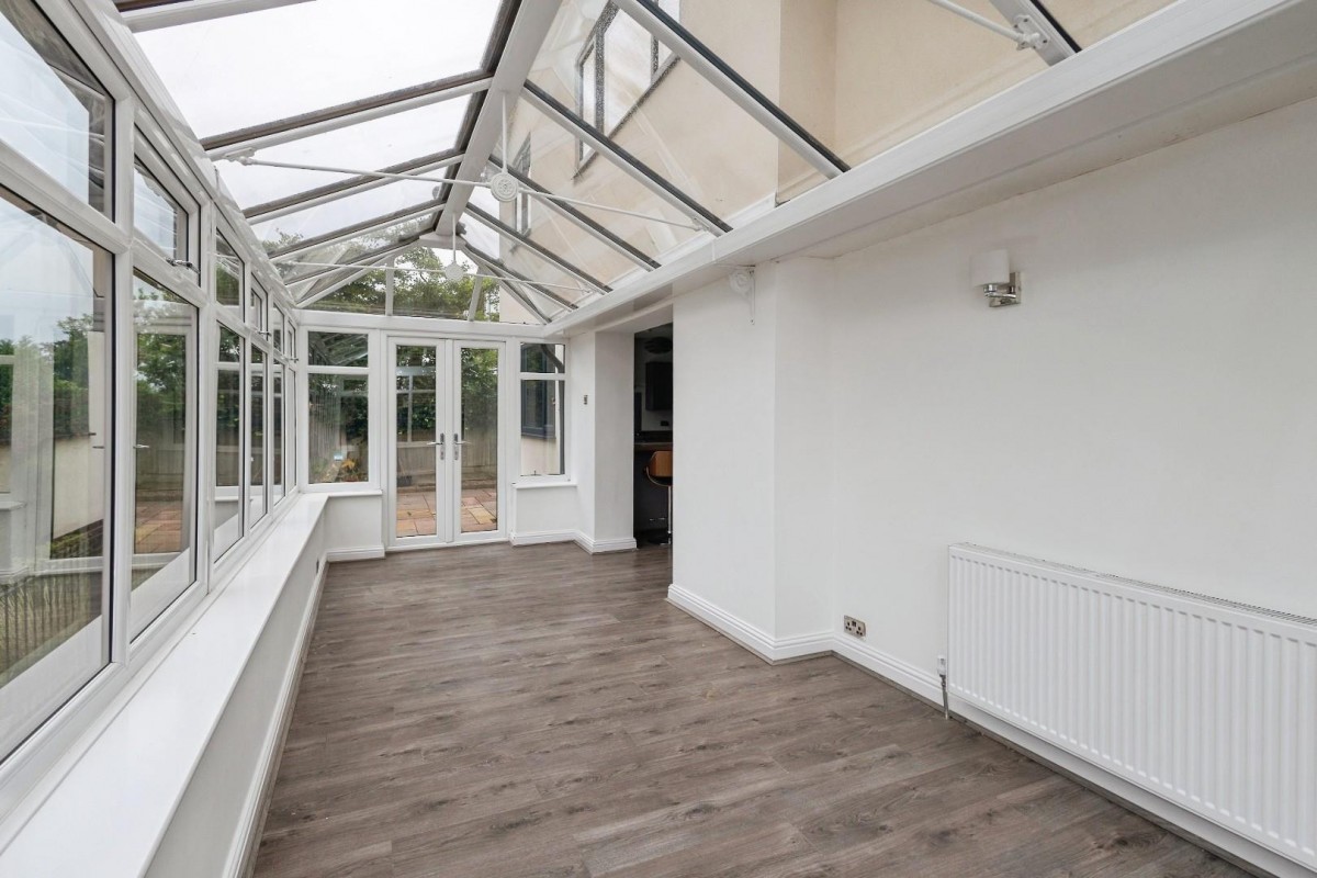 Mottram Old Road, Stalybridge, Cheshire , SK15 2SZ