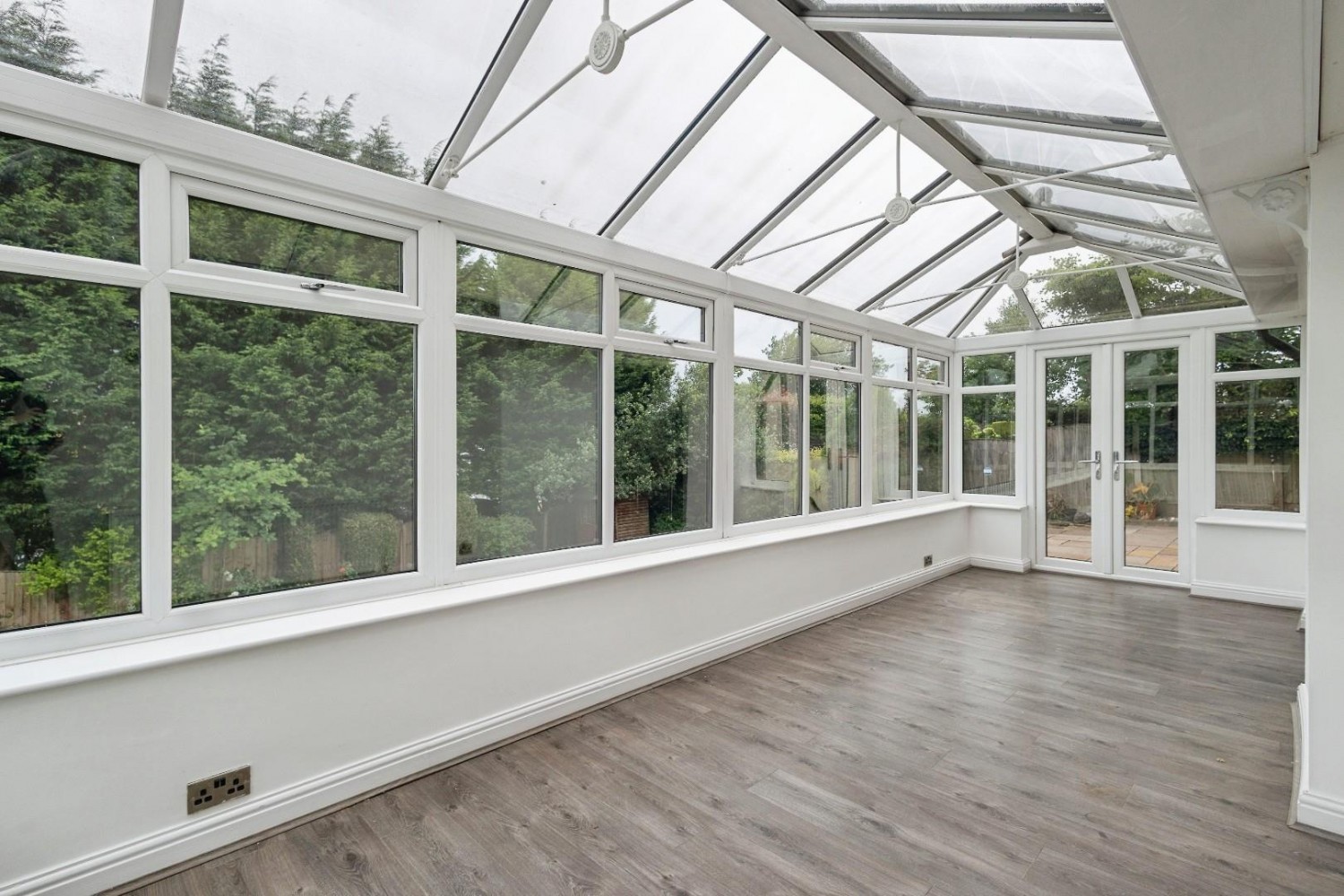 Mottram Old Road, Stalybridge, Cheshire , SK15 2SZ