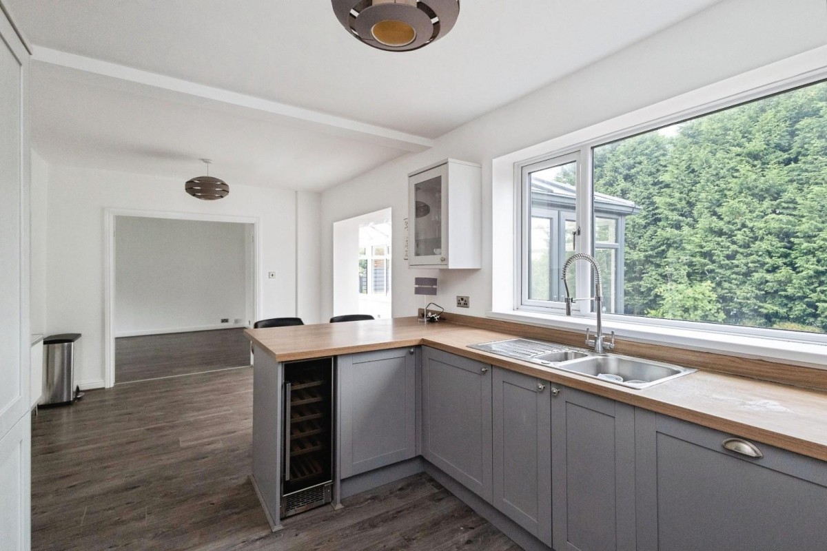 Mottram Old Road, Stalybridge, Cheshire , SK15 2SZ