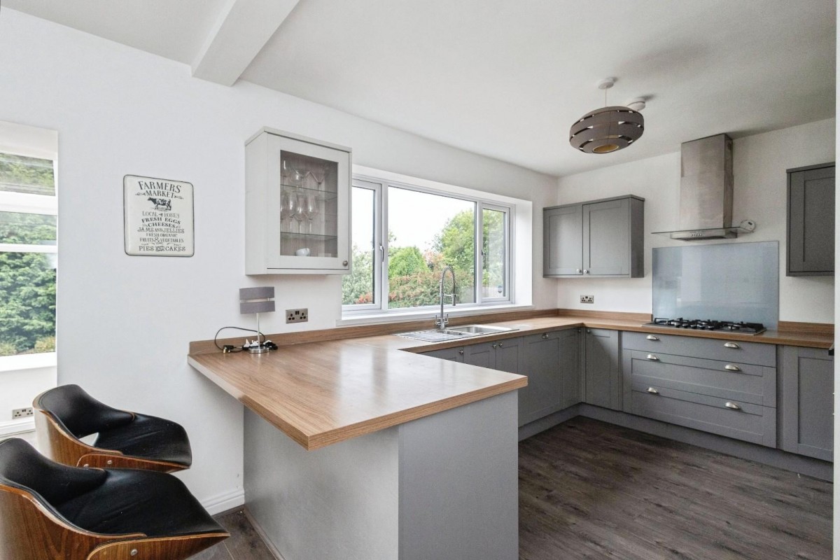 Mottram Old Road, Stalybridge, Cheshire , SK15 2SZ