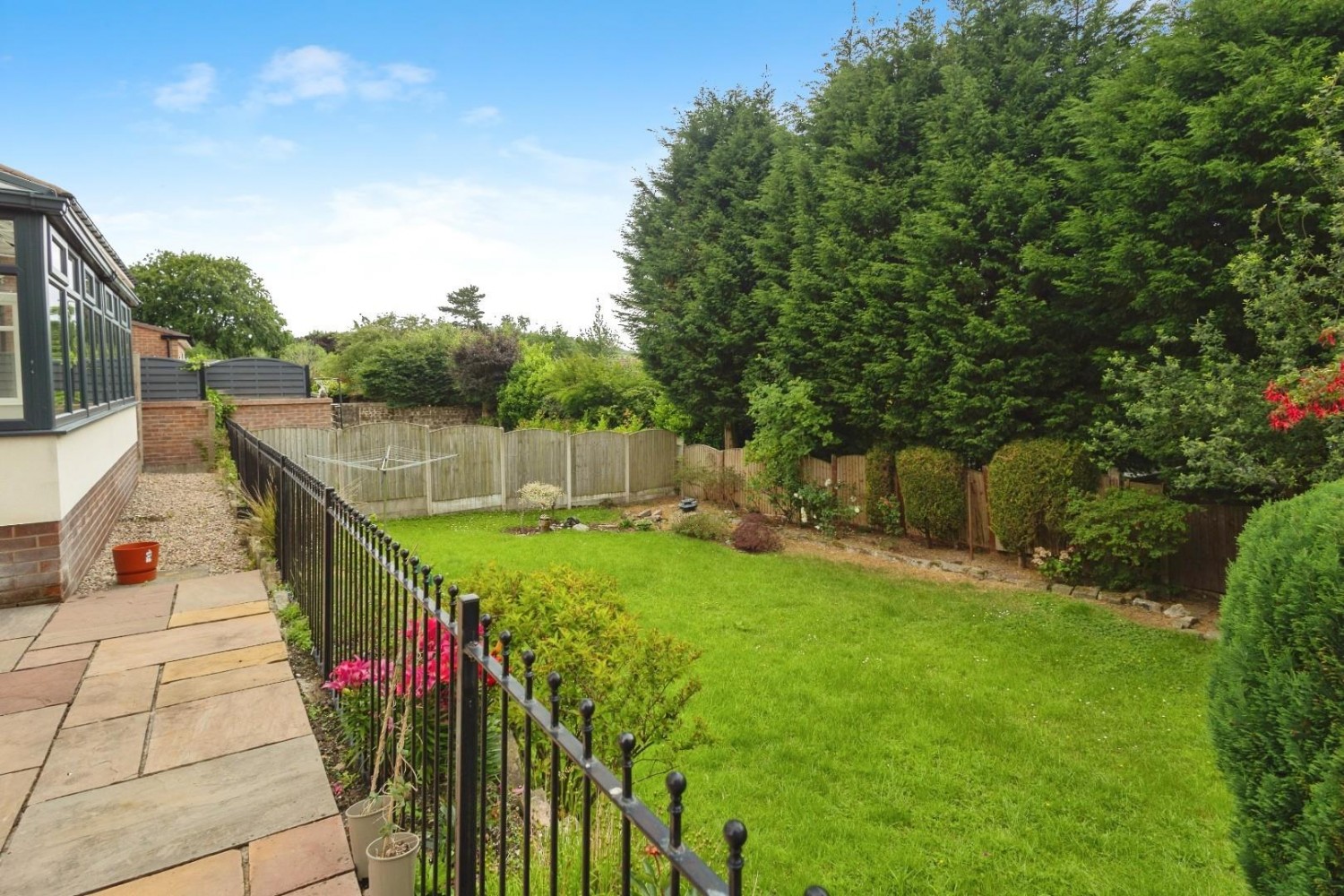 Mottram Old Road, Stalybridge, Cheshire , SK15 2SZ