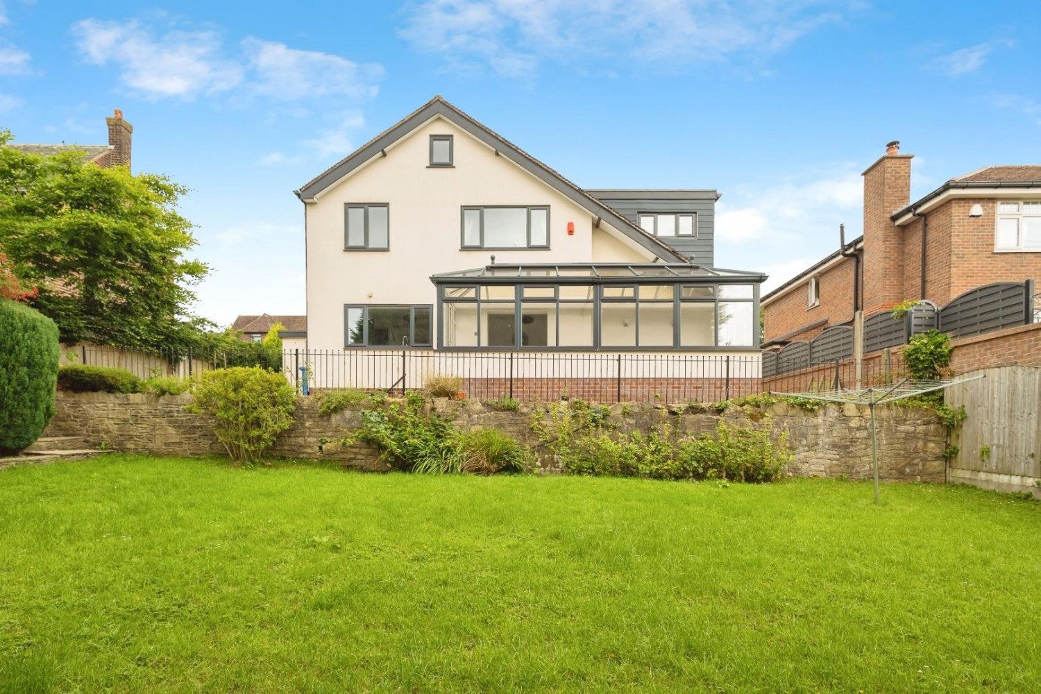 Mottram Old Road, Stalybridge, Cheshire , SK15 2SZ