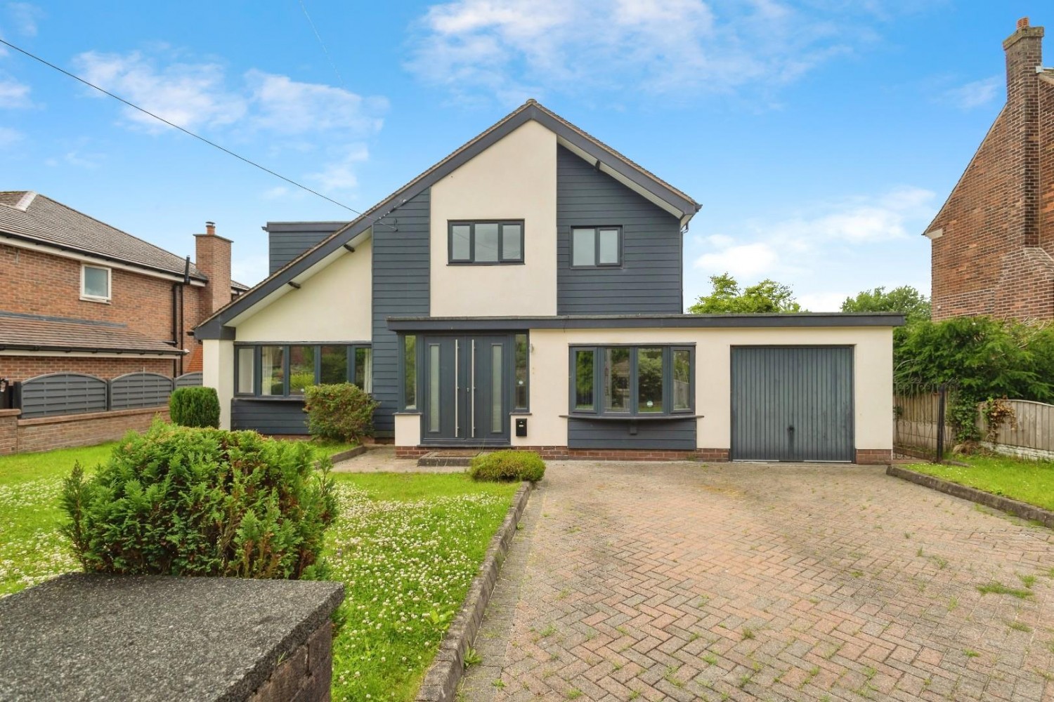 Mottram Old Road, Stalybridge, Cheshire , SK15 2SZ