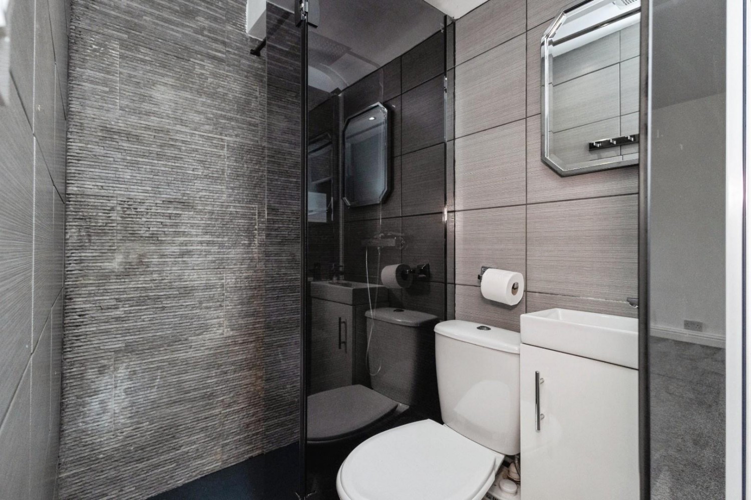 Mottram Old Road, Stalybridge, Cheshire , SK15 2SZ