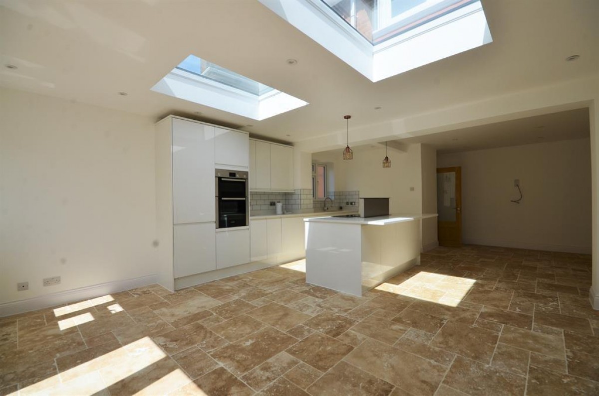 Kingsbury, Tintern Avenue, NW9 0RH