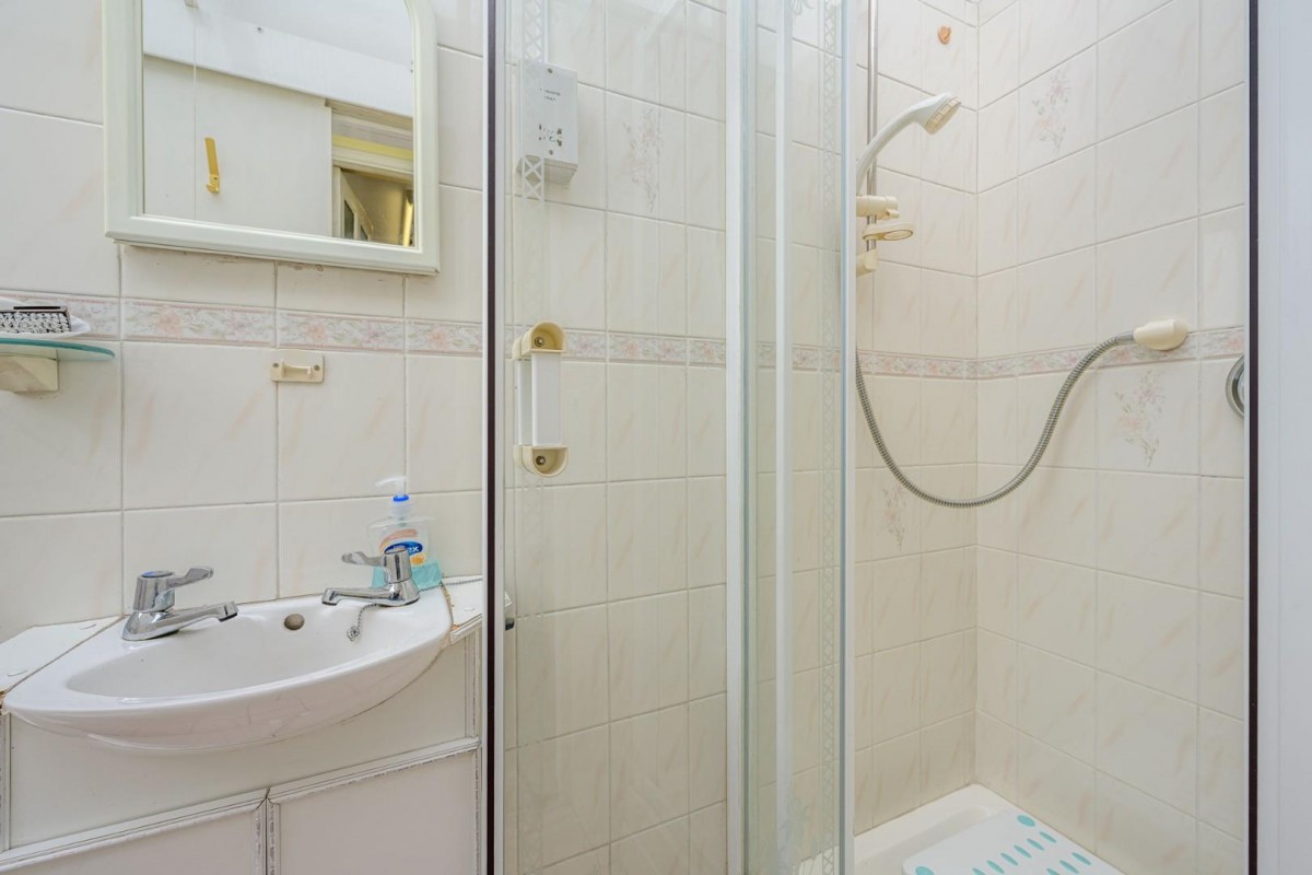 Sandyfields Road, Dudley