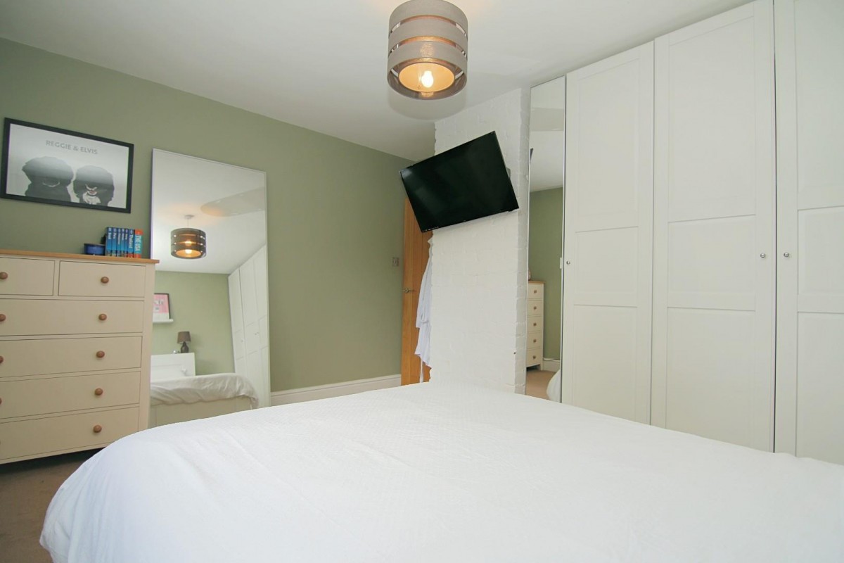 Wellstone Avenue, Bramley, LS13 4EE