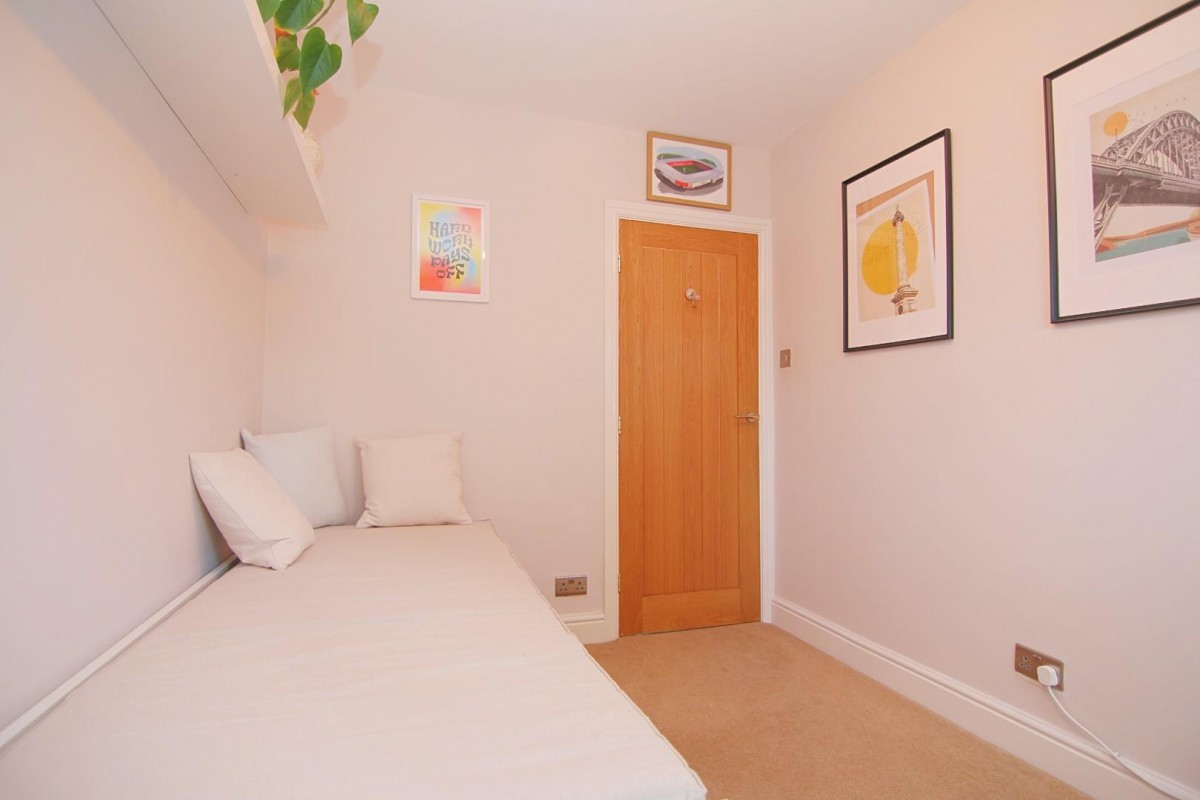 Wellstone Avenue, Bramley, LS13 4EE