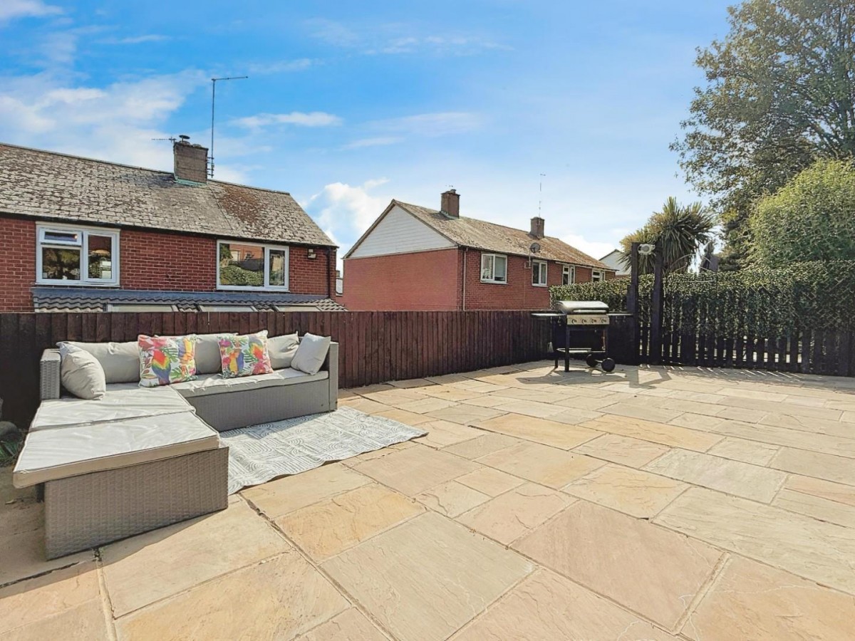 Wellstone Avenue, Bramley, LS13 4EE