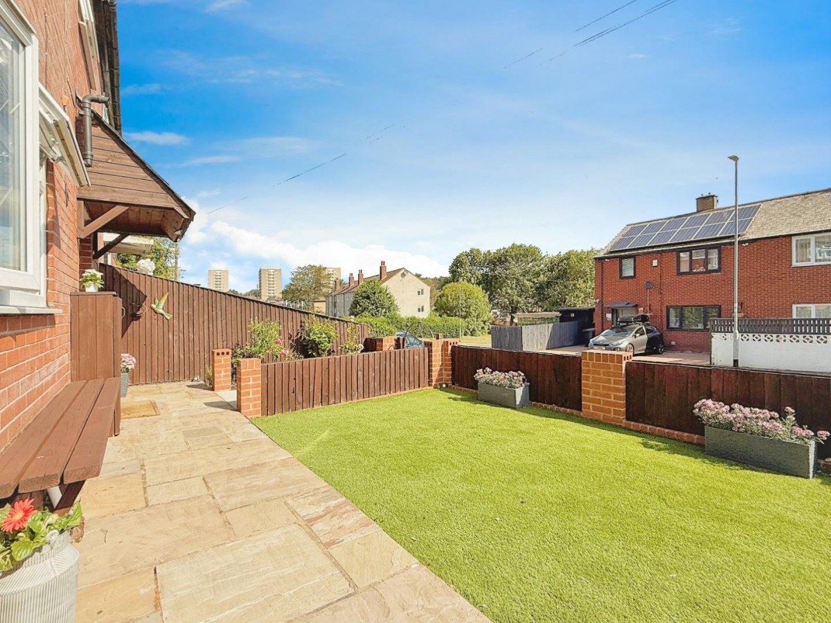 Wellstone Avenue, Bramley, LS13 4EE
